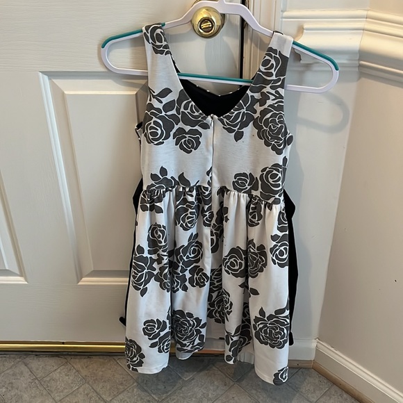 Size 16 floral kids dress, black and white. - Picture 2 of 2